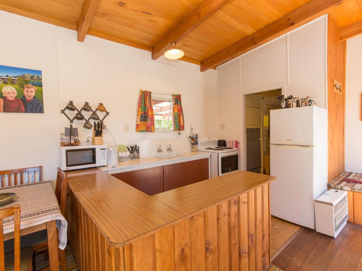 Southern Lakes Sweetie - Albert Town Bach Wanaka Ngoại thất bức ảnh
