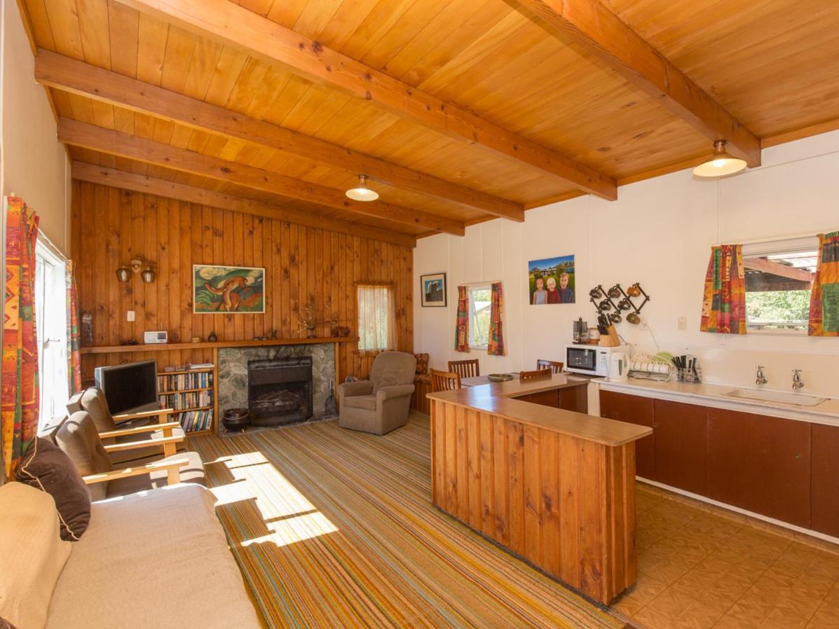 Southern Lakes Sweetie - Albert Town Bach Wanaka Ngoại thất bức ảnh
